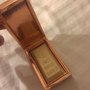 Bar of gold highlighter